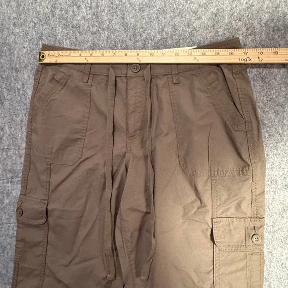 St Johns Bay Womens 12P Petite Capri Cargo Pants Taupe Shadow NEW With Tags - Picture 6 of 9
